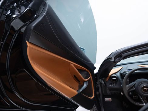 Used 2020 McLaren 720S Luxury RWD image 7