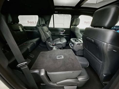 Used 2025 Ford Expedition Platinum w/ Stealth Appearance Package AWD/4WD image 30