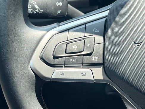 Used 2022 Volkswagen Atlas Cross Sport SE FWD image 42
