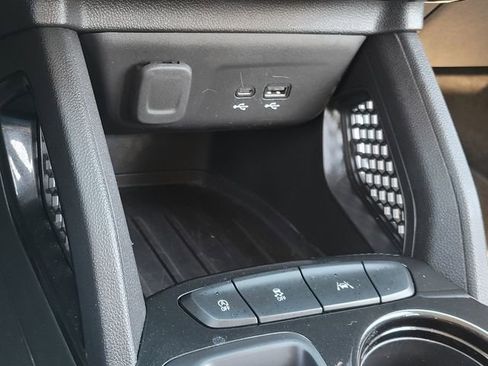 Used 2025 Chevrolet TrailBlazer LT image 28