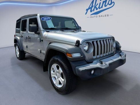 Used 2019 Jeep Wrangler Unlimited Sport S AWD/4WD image 4