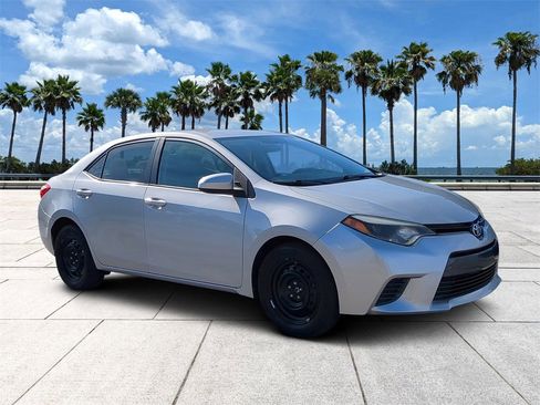 Used 2015 Toyota Corolla L image 2