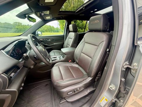 Used 2023 Chevrolet Traverse High Country w/ LPO, Floor Liner Package FWD image 13