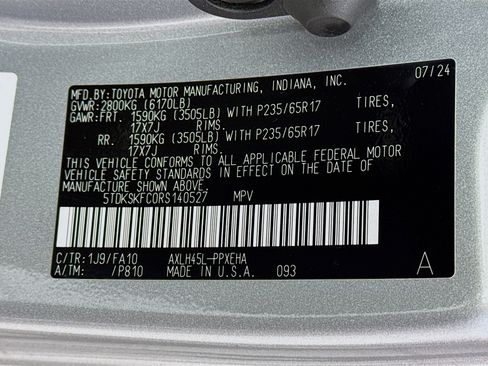 Used 2024 Toyota Sienna LE AWD/4WD image 32