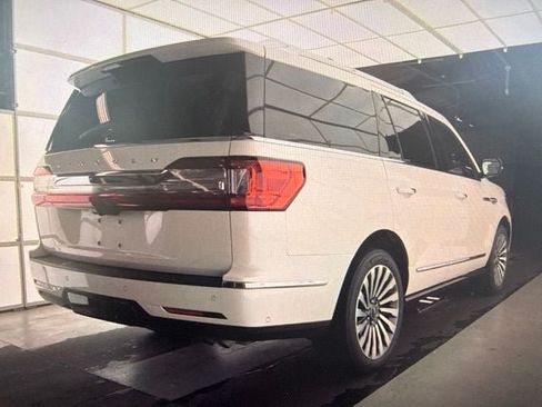 Used 2019 Lincoln Navigator Reserve w/ Cargo Package AWD/4WD image 3
