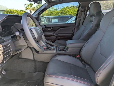 Used 2025 Toyota Tacoma TRD Pro AWD/4WD image 18