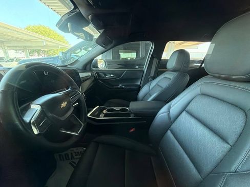 Used 2025 Chevrolet Equinox LT w/ Convenience Package II FWD image 8