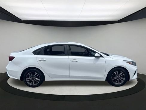 Used 2023 Kia Forte LXS image 4