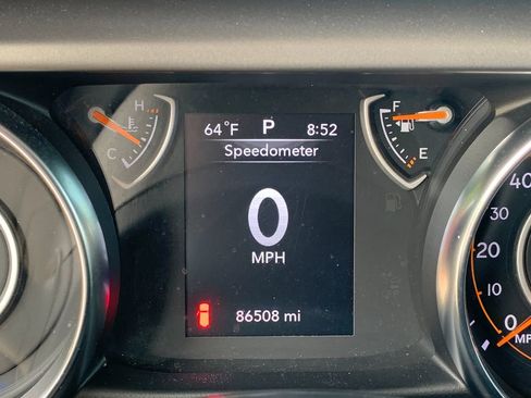 Used 2022 Jeep Wrangler Sport AWD/4WD image 32