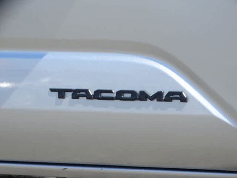 Used 2024 Toyota Tacoma TRD Sport image 9