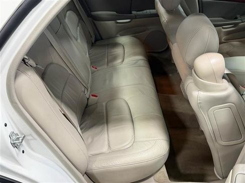Used 2005 Cadillac De Ville Premium FWD image 17