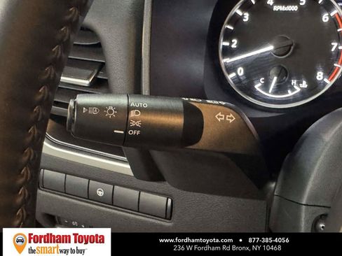 Used 2025 Nissan Rogue SV AWD/4WD image 23
