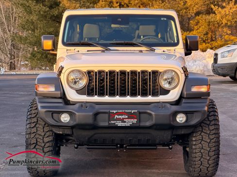 Used 2024 Jeep Wrangler Unlimited Sport image 13