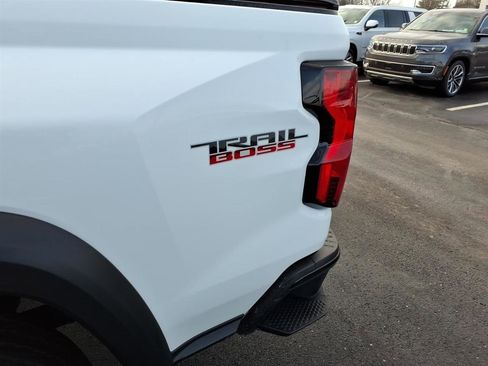 Used 2024 Chevrolet Colorado Trail Boss w/ Technology Package image 6