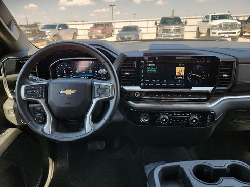 Used 2023 Chevrolet Silverado 1500 LT AWD/4WD image 11