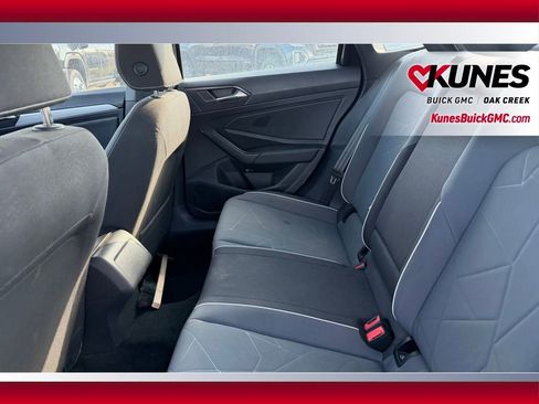 Used 2025 Volkswagen Jetta Sport image 5