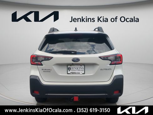 Used 2024 Subaru Outback Premium AWD/4WD image 4