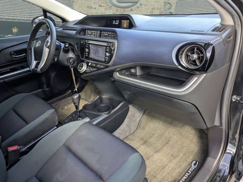 Used 2016 Toyota Prius C Two FWD image 21