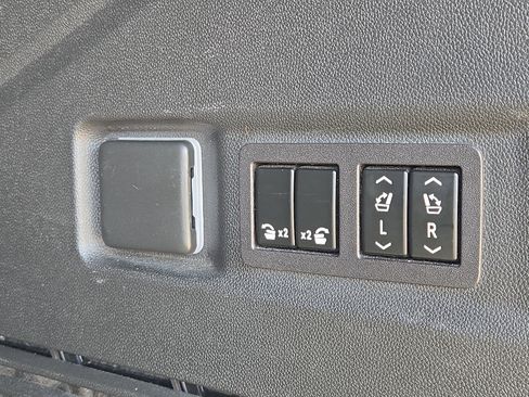 Used 2024 Chevrolet Tahoe RST w/ Luxury Package RWD image 12