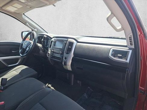 Used 2019 Nissan Titan SV RWD image 17