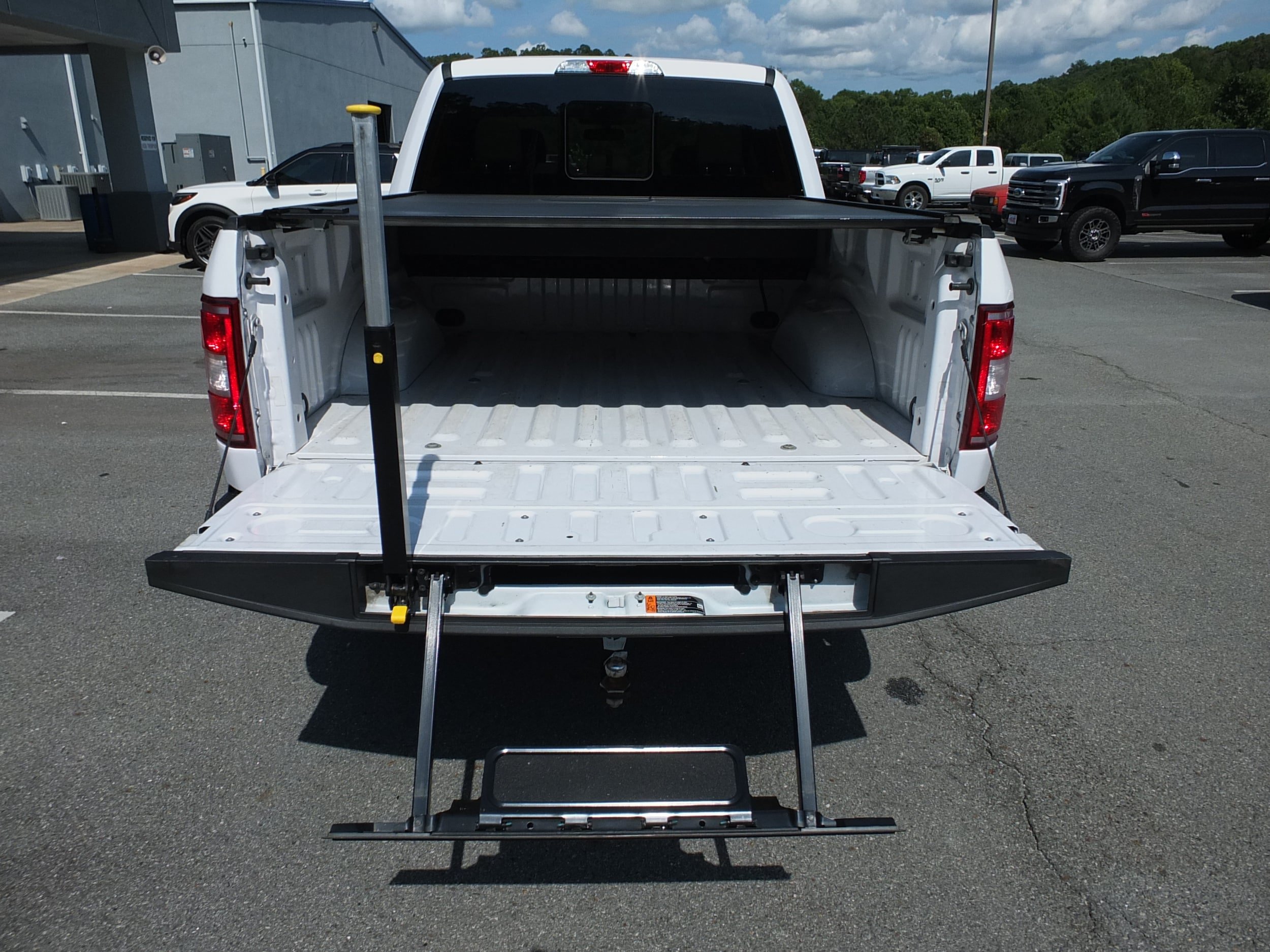 Used 2020 Ford F150 XLT w/ Equipment Group 302A Luxury AWD/4WD image 9