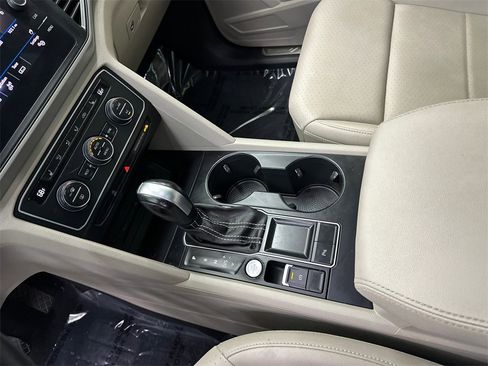 Used 2021 Volkswagen Atlas SE w/ Panoramic Sunroof Package image 33