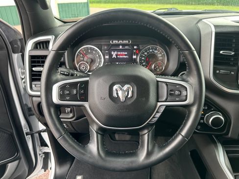 Used 2022 RAM 1500 Big Horn AWD/4WD image 14