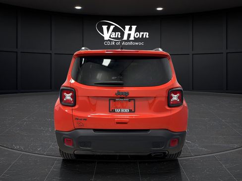 Used 2021 Jeep Renegade Latitude AWD/4WD image 6
