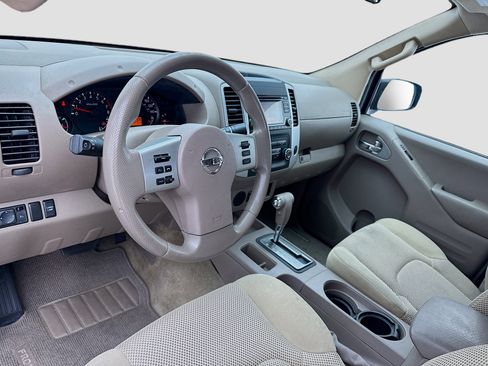 Used 2017 Nissan Frontier SV RWD image 7