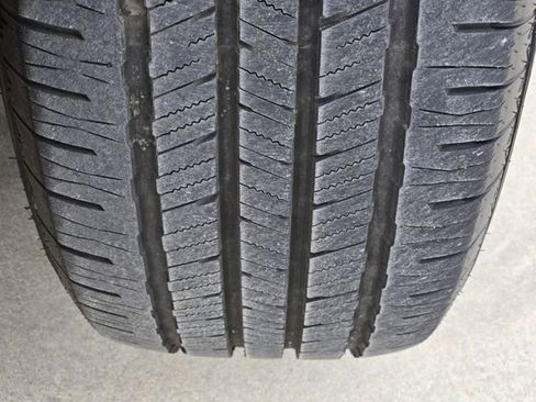 Used 2024 Ford Expedition Limited image 12