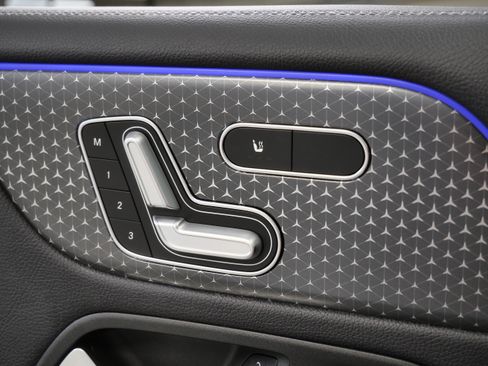 Certified 2026 Mercedes-Benz GLB 250 4MATIC image 33