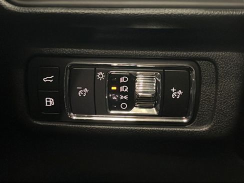 Used 2025 Lincoln Corsair Grand Touring AWD/4WD image 33