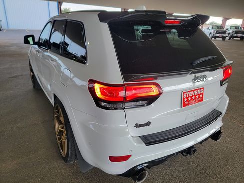 Used 2017 Jeep Grand Cherokee SRT AWD/4WD image 11