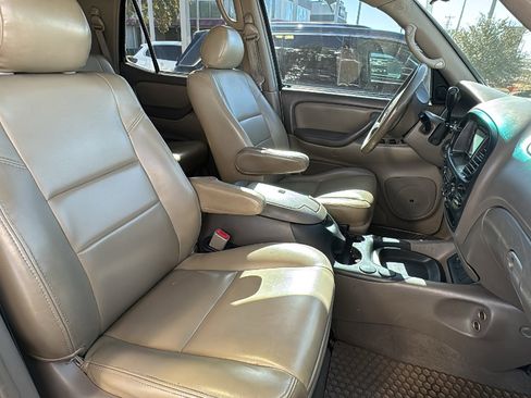 Used 2005 Toyota Sequoia SR5 image 25