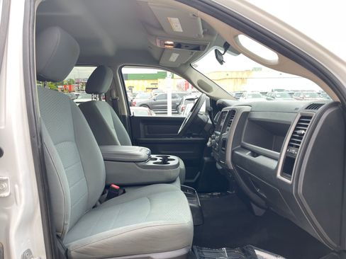 Used 2018 RAM 2500 Tradesman w/ Chrome Appearance Group AWD/4WD image 29