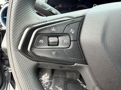Used 2025 Chevrolet Trax LT FWD image 26