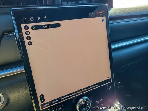 Used 2025 GMC Terrain Elevation w/ Technology Package II image 13