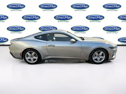 Used 2026 Ford Mustang Premium RWD image 8