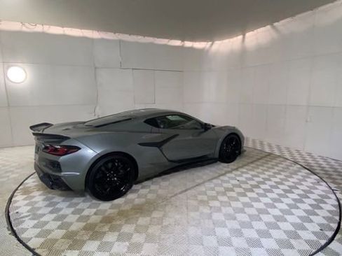 Used 2023 Chevrolet Corvette Z06 RWD image 3