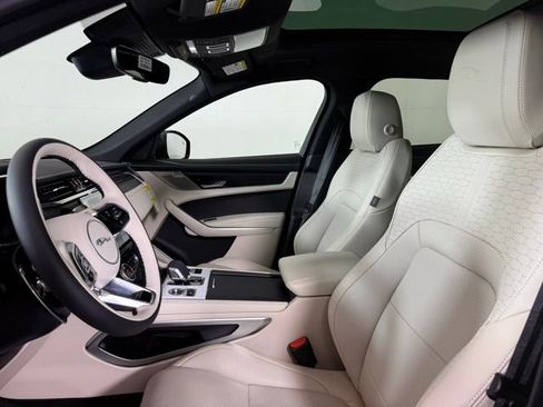 Certified 2026 Jaguar F-PACE R-Dynamic S image 5