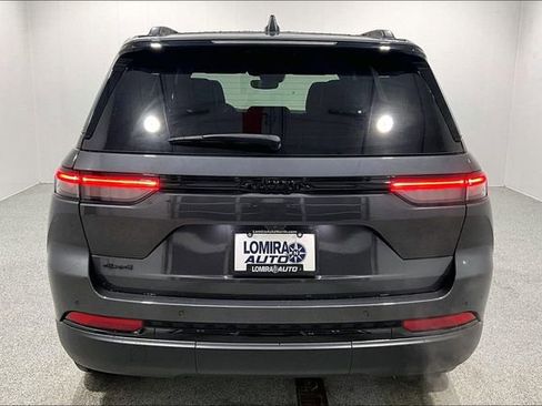 Used 2024 Jeep Grand Cherokee Altitude image 6