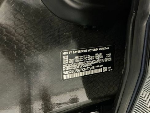 Used 2023 BMW iX xDrive50 w/ Sport Package AWD/4WD image 33