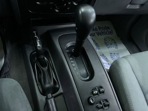 Used 2006 Jeep Liberty Sport AWD/4WD image 36