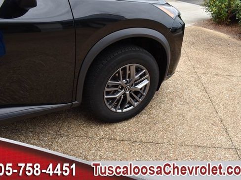 Used 2024 Nissan Rogue S AWD/4WD image 12