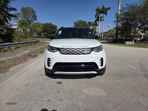 New 2026 Land Rover Discovery Limited Edition image 8