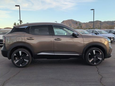 New 2026 Nissan Kicks SR image 4