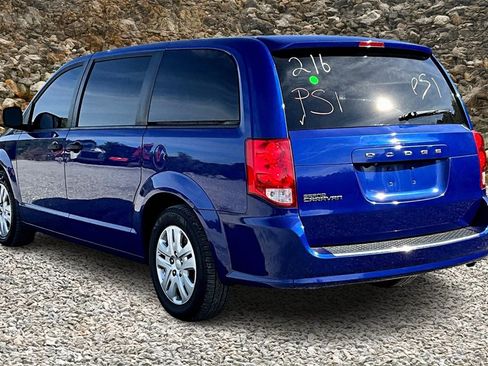 Used 2019 Dodge Grand Caravan SE w/ UConnect Hands-Free Group image 11