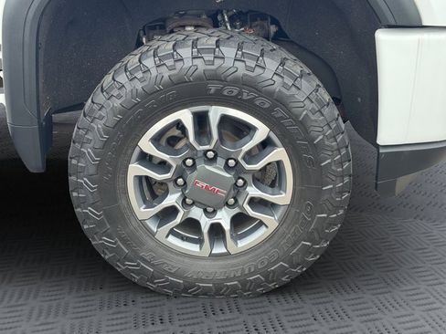 Used 2021 GMC Sierra 2500 AT4 w/ AT4 Preferred Package image 28