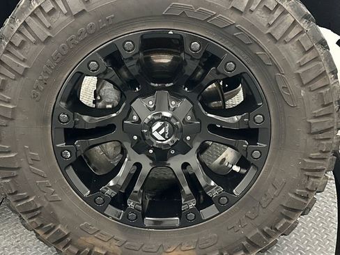 Used 2020 Chevrolet Silverado 1500 LT Trail Boss AWD/4WD image 17