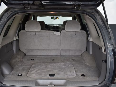 Used 2005 Chevrolet TrailBlazer LS w/ LS Preferred Equipment Group AWD/4WD image 12